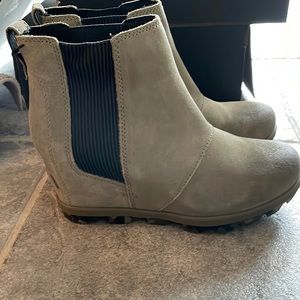 Sorel Joan of Arctic Wedge II Chelsea Sage Green 7.5